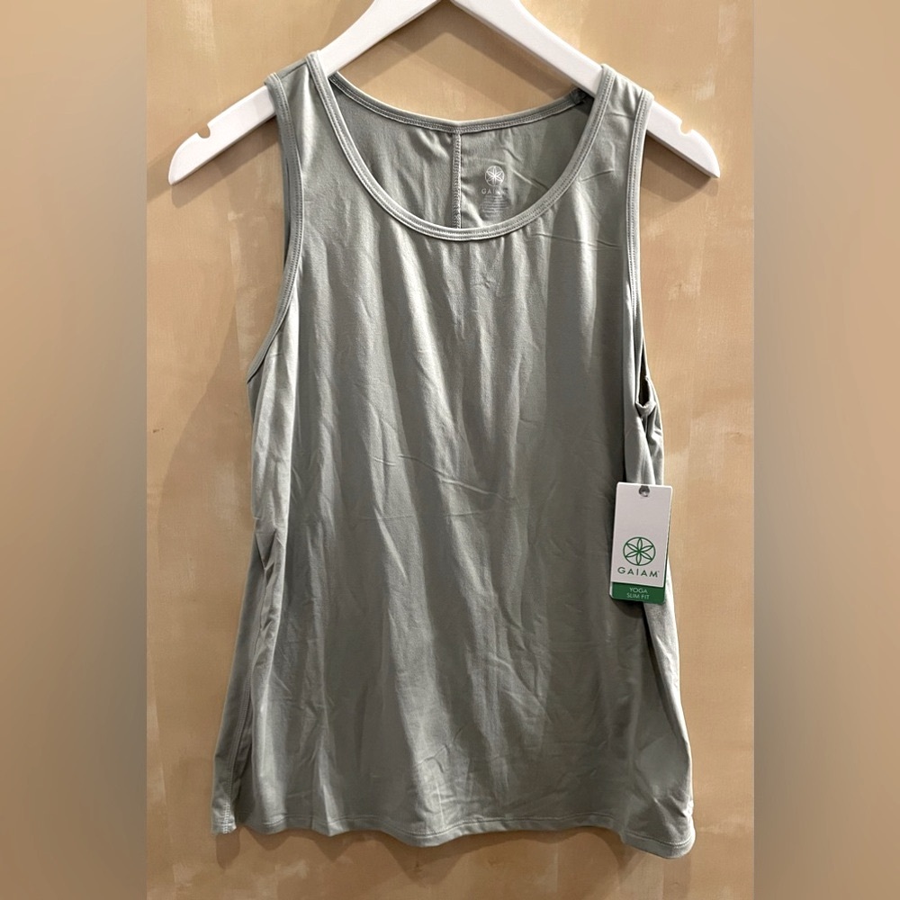 NWT Gaiam Tank | Green | size M